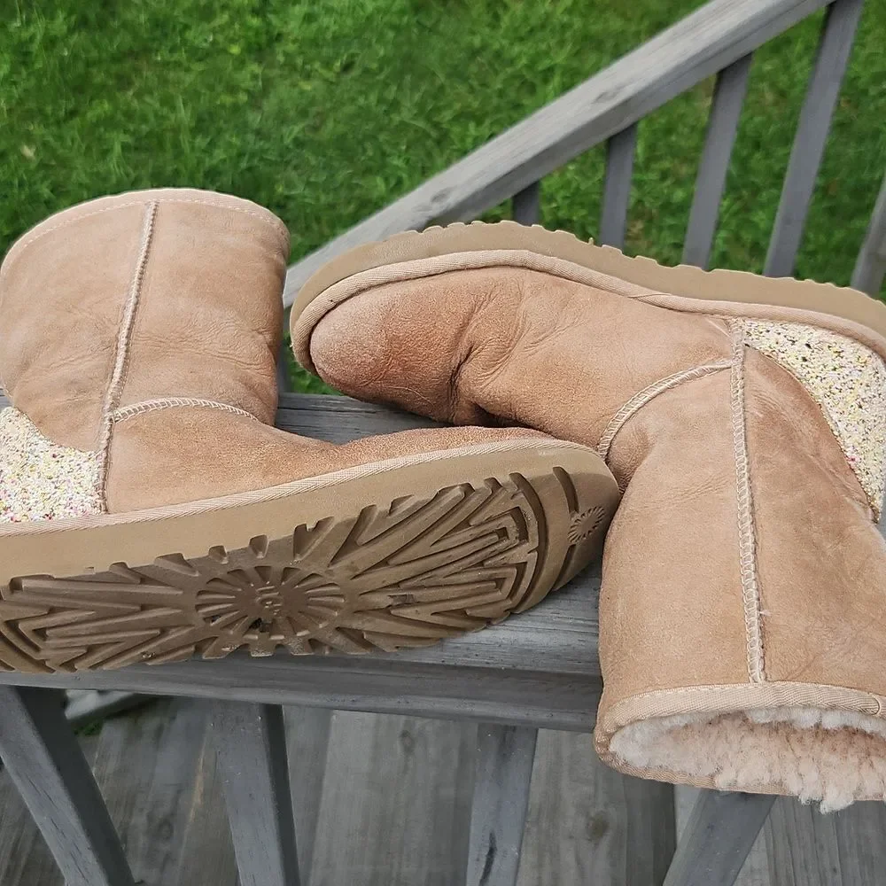 UGG Classic Short Sparkle Heel Boots | Size 8 | Style 1090891